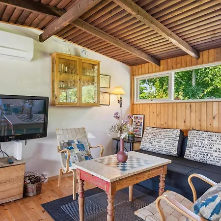 Authentic And Charming Seaside Within Walking Distance To *