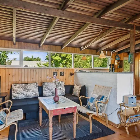 Authentic And Charming Seaside Within Walking Distance To
