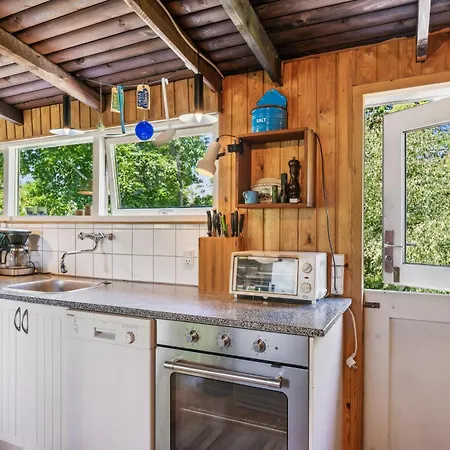 Authentic And Charming Seaside Within Walking Distance To *