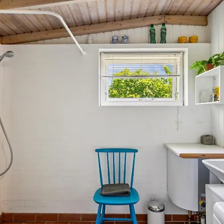 Authentic And Charming Seaside Within Walking Distance To