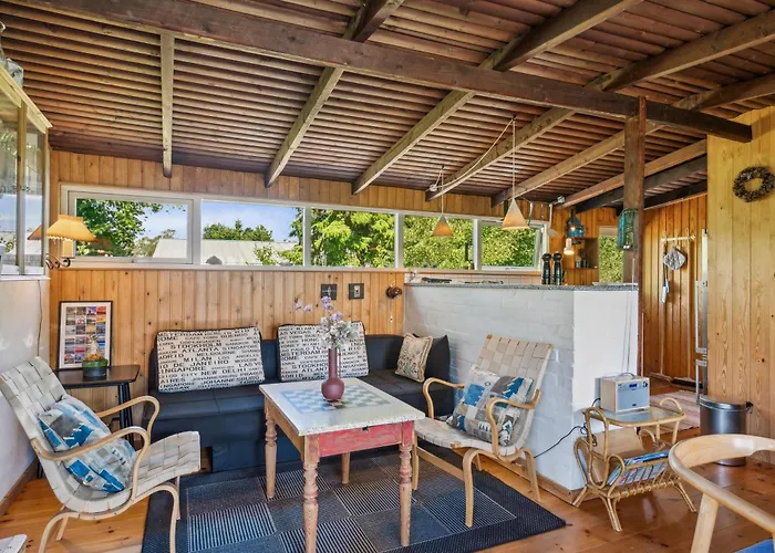 Authentic And Charming Seaside Within Walking Distance To